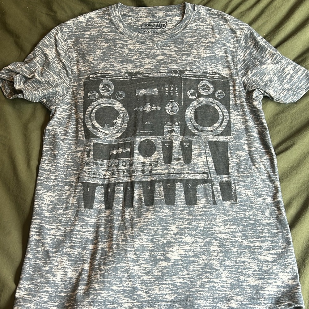 Vintage looking boombox shirt
